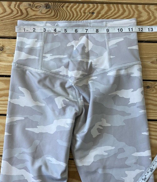 NWT Athleta Elation Leggings Size XS Women’s Grey Camo MSRP $89 - Picture 10 of 11